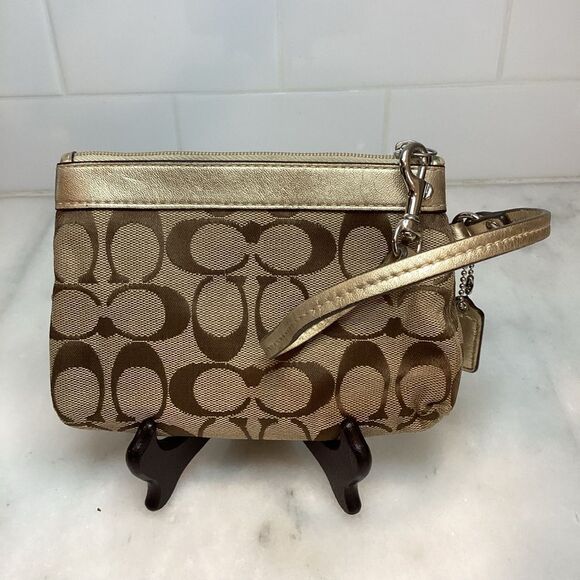 Coach Jacquard Signature Logo Pleated Clutch Wristlet - Picture 2 of 11